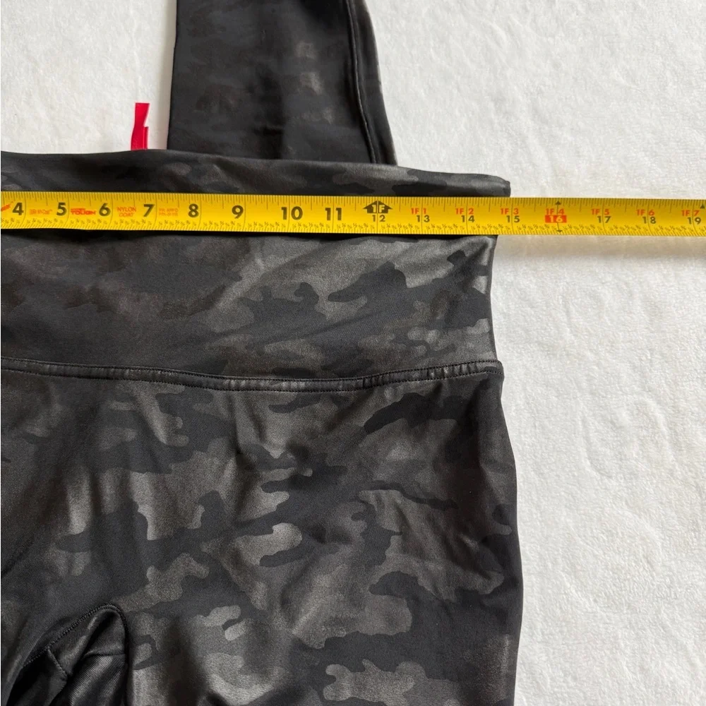 SPANX Black‎ Camo Leggings - Size XL - Picture 7 of 8